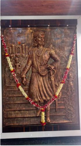 Brown 20Mt 12Meter Resin Solid Wood Polished Chatarpati Sivaji Wall Mural 