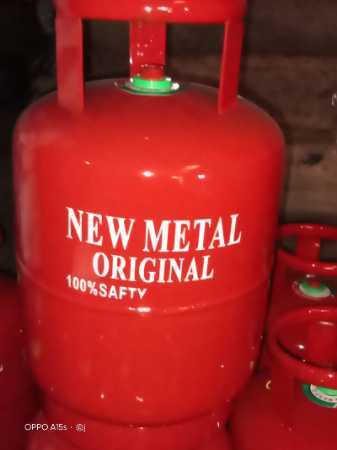 Red Mini Container Gas Cylinder With 4.800 Kg Per Piece Weight