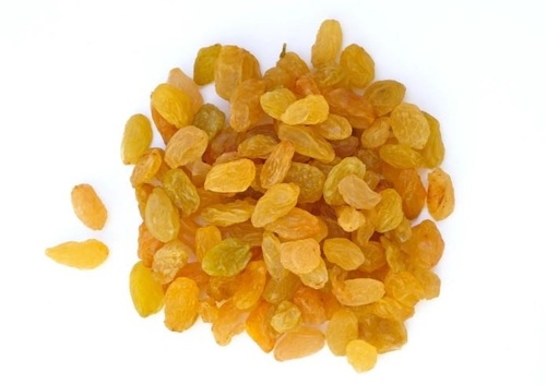 पीली मीठी स्वाद आमतौर पर उगाई जाने वाली कच्ची और सूखी किशमिश