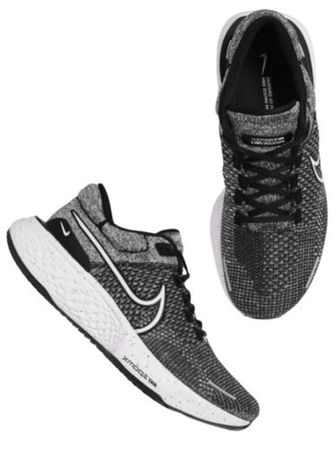 Comfortable And Stylish Mesh Fabric Lace Closure Running Sports Shoes