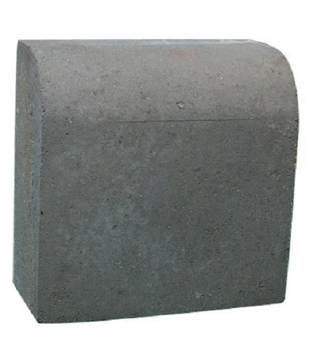 Solid Surface Kerb Stone - 200 x 150 x 150 mm Gray Color with Low Water Absorption and Machine-Cut Surface Treatment