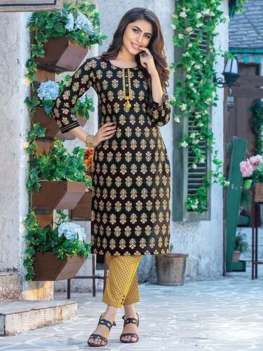 Casual Wear Ladies Round Neck 3/4th Sleeve Cotton Kurtis Set With Pajami