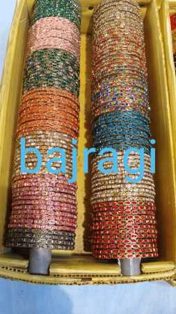 महिलाओं और लड़कियों के लिए नवीनतम डिज़ाइन फैंसी ग्लास चूड़ियां