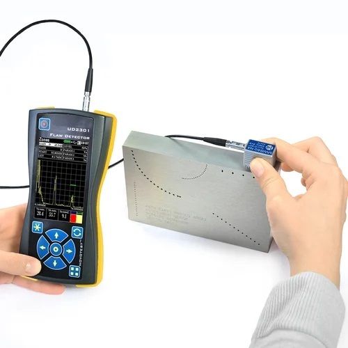 ULTRASONIC FLAW DETECTOR