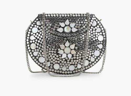 Eye Catching Look Metal Antique Purse For Carry Cash And Card