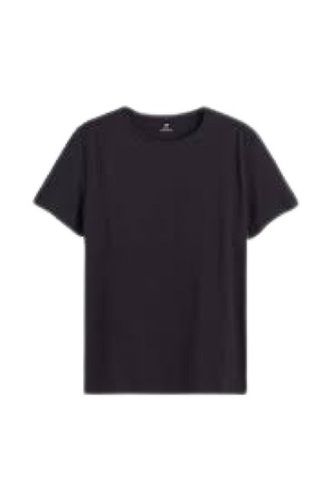 Round Neck Short Sleeve Plain Pattern Classy Polyester T Shirts Age Group: 18-30