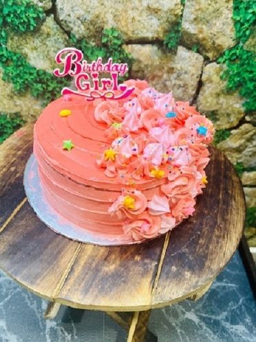 Strawberry Flavor Round Sweet Healthy Eggless Cake