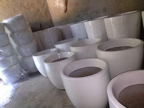 Non Breakable And Easy To Clean Fiberglass Pots For Home And Hotel Decoration Use Phase: Single Phase