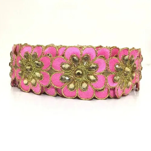 साड़ी और लहंगे के उपयोग के लिए आकर्षक पैटर्न वाला जैक्वार्ड लेस