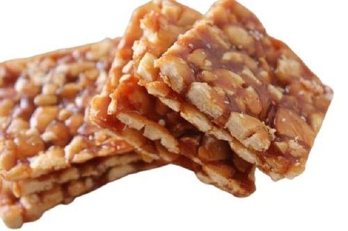 Healthy Yummy Square Eggless Sweet Taste Solid Form Peanut Candy