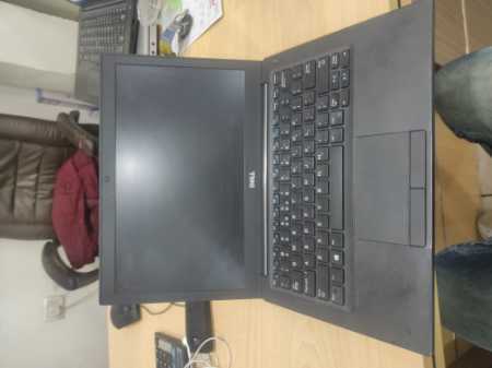 Dell Latitude e7280 Laptop with Core i5 6th Generation Processor and 8GB DDR 4 RAM