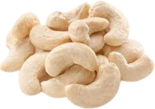 A Grade Curved Shape Raw Natural Commonly Cultivated Cashew Nuts