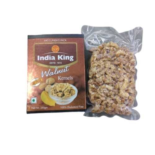 Light Quarter Walnut Kernels for Snacking - 250g