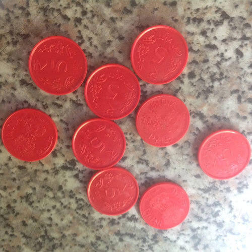 Easy To Clean Durable 5 Rupee Red Plastic Coin For Games