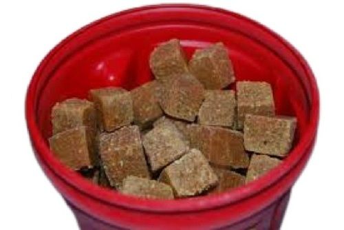 Nutrient Rich Brown Coloured Fish Feed Cube