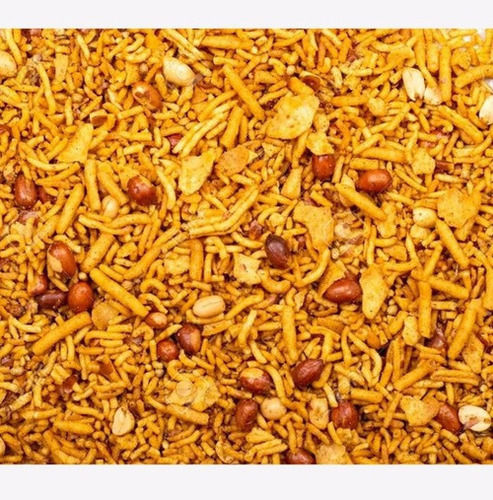 Crispy And Tasty Fried Spicy Mixture Namkeen With Six Months Shelf Life 
