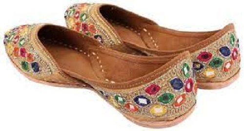 Casual Wear Lightweight Slip Resistant Outsole Slip-On Flat Embroidered Ladies Punjabi Jutti