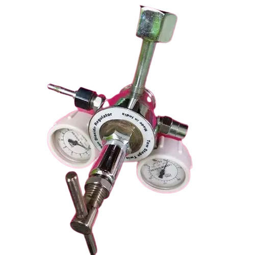 900 Gram Stainless Steel Oxygen Regulator For Hospital Use Color Code: Silver