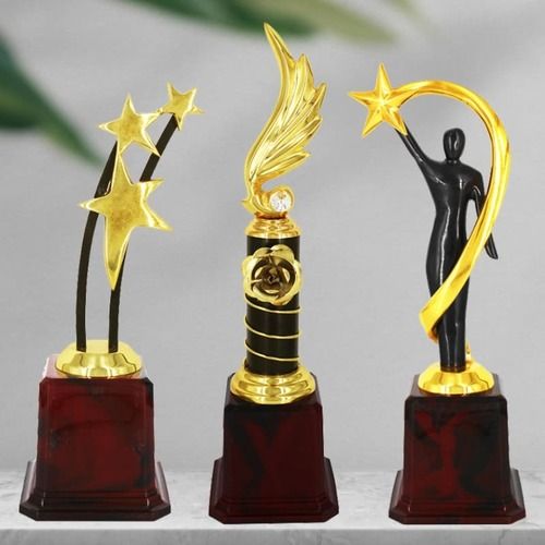 Customized Metal Trophies And Awards For Corporate And Sports Academy