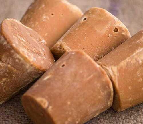 मीठे और खाना पकाने के उपयोग के लिए जैविक प्राकृतिक भूरा गुड़