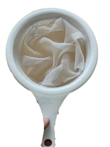 Light Weight Easy To Use Polished Smooth Plastic Milk Strainers