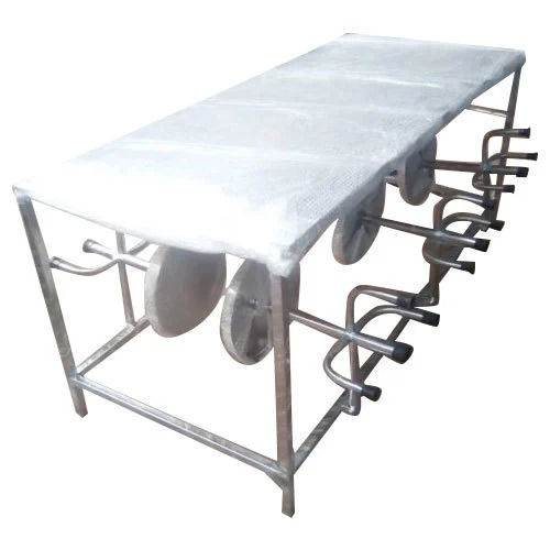  आधुनिक नॉन फोल्डेबल यूवी रेसिस्टेंट, साफ करने में आसान स्टेनलेस स्टील कैंटीन टेबल 