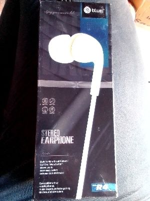 Mobile Wired Earphones With Microphone Android Version: No