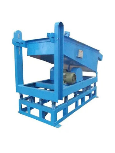 Long Lasting Rectangular Painted Stainless Steel Vibrating Screen Machine Application: For Industrial