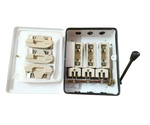 Grey Premium Quality 32 Amps And 415 Voltage Metal Main Switch