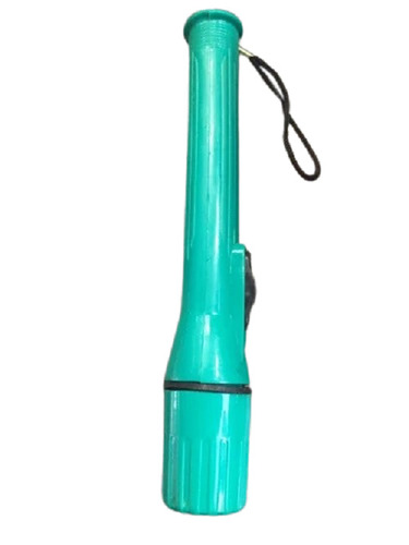 विश्वसनीय और पोर्टेबल लीड एसिड बैटरी वाटरप्रूफ लाइटवेट प्लास्टिक LED टॉर्च चार्जिंग टाइम: कोई साल नहीं