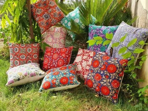 Square Shape Printed Cushion Cover Set For Home Decoration