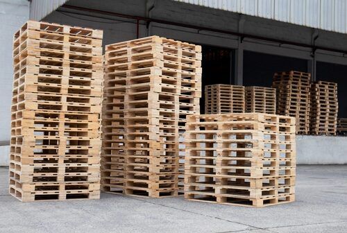 Brown Pinewood Pallet For Packaging Use With Load Capacity 1000 Kg