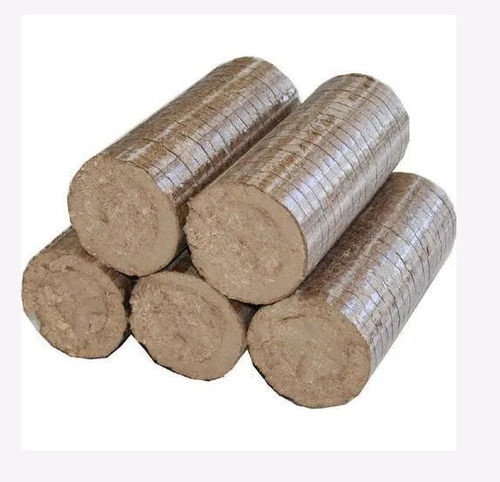 15% Sulphur And 70% Carbon Round Biomass Briquettes