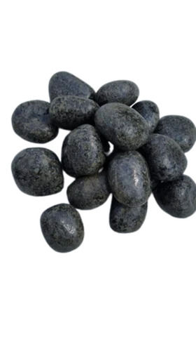 Black 3 Inches Lightweight Polished Finish Solid Natural Stone Pebbles For Flooring