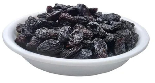 Commonly Cultivated Sweet Oval Food Grade Sunlight Dried Black Grapes