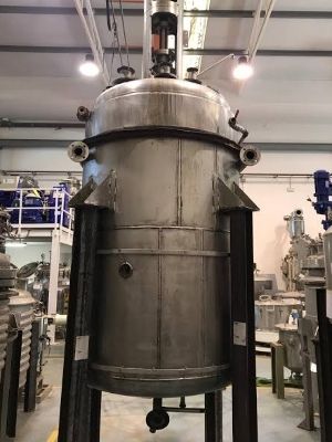 Gray Vertical Type Stainless Steel Vertical Chemical Reactor