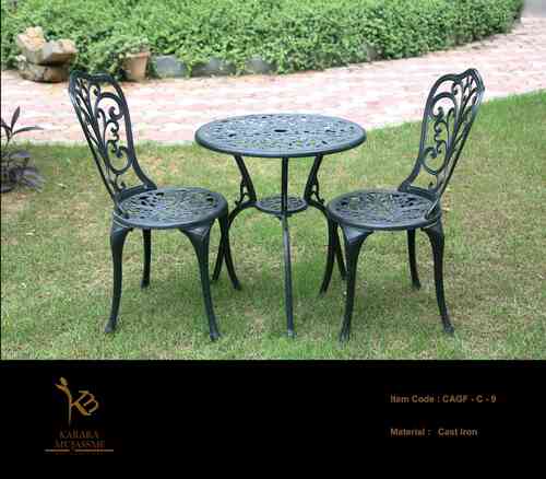 Vitra Bistro Chair Set Application: Garden