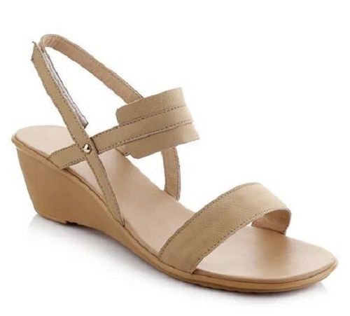 Cream Color Pu Outsole Leather Plain Medium Heel Casual Wear Sandal For Ladies 