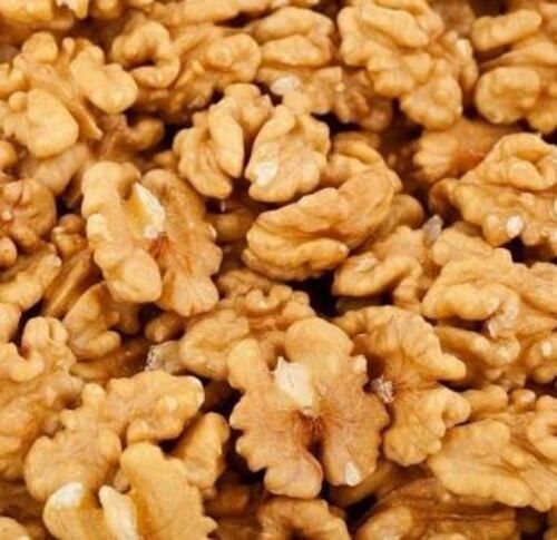 10 Percent Moisture Cultivated Dried Raw Fairly Mild Flavor Walnut Kernel  Broken (%): 1%