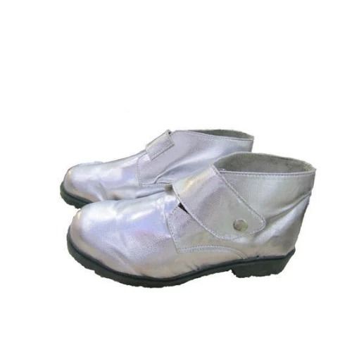 White Unisex Low Ankle And Heat Resistant Aluminum Fire Safety Shoes