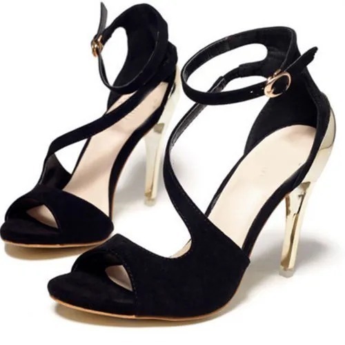 Buy DressBerry Women Brown & Black Sandals - Flats for Women 570548 | Myntra