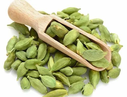 Bold Green Cardamom Seeds For Food And Cooking