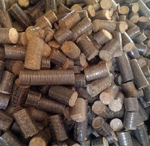 5% Moisture And 10% Ash Content Loose Sawdust Briquettes