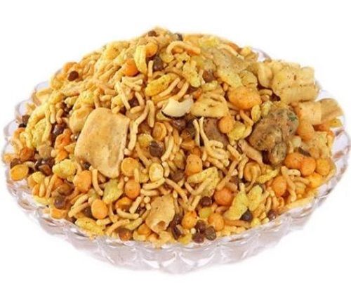 Crunchy And Cripsy Spicy Mixture Namkeen Snacks Carbohydrate: 17 Grams (G)