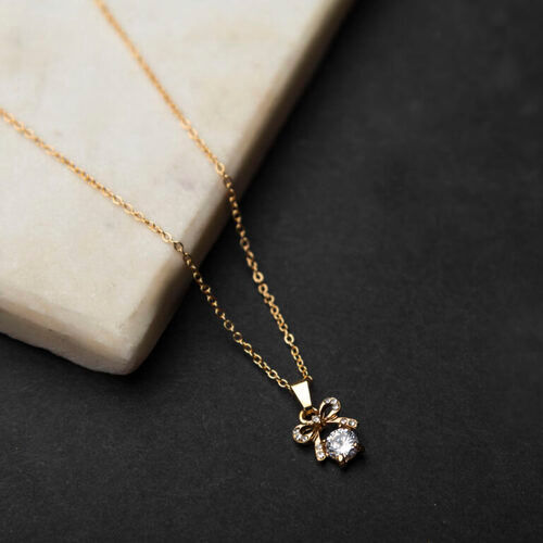 Ladies Fancy Design Gold Pendant For Daily Wear