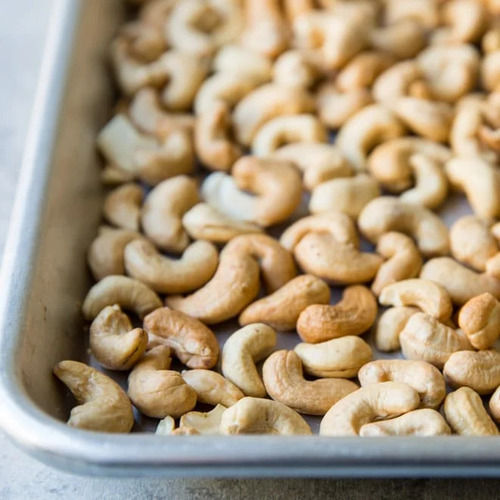 Brown Curve Roasted Cashew Nuts For Snacks Use