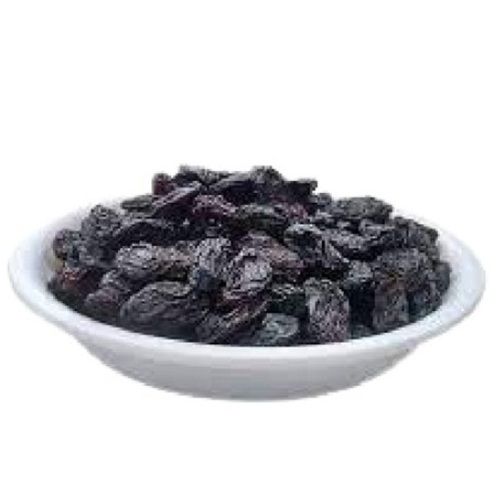 A Grade Oval Shape Dried Sweet Tasty Black Dry Grapes
