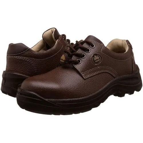 Bata safety store shoes price