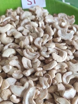 broken cashew nuts