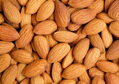 Commonly Cultivated Healthy Nutritious Pure and Dried Almond Nuts